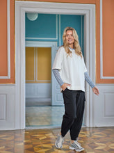 Indlæs billede til gallerivisning BLACK COLOUR Bcdavina Barrel Cargo Pant Black
