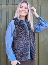 Indlæs billede til gallerivisning BLACK COLOUR Bcshanti Vest Grey Leo
