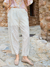 Indlæs billede til gallerivisning BLACK COLOUR Bcfrey Barrel Lace Pant Creme
