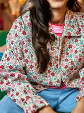 Indlæs billede til gallerivisning BLACK COLOUR Bcfairyrose Bomber Jacket Summer Floral
