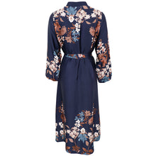 Indlæs billede til gallerivisning BLACK COLOUR Bczendaya Satin Dress Navy Flower
