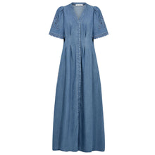 Indlæs billede til gallerivisning CO' COUTURE Tilly Pleat Emb Dress Denim Blue
