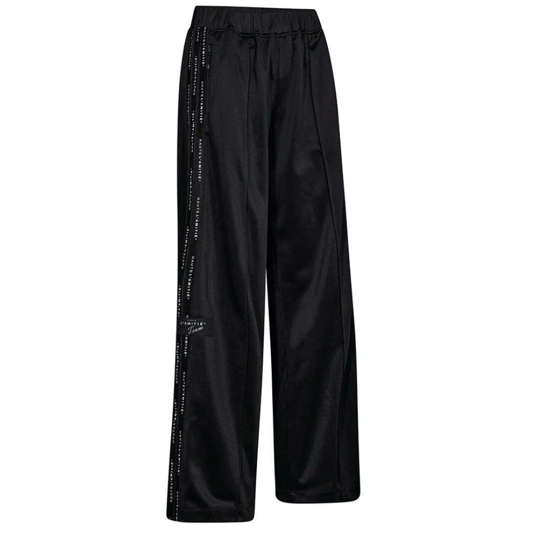 HAUTE L'AMITIE Logo Tape Track Pant Black