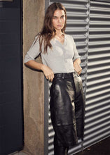 Indlæs billede til gallerivisning HAUTE L'AMITIÉ Leather Bermuda Shorts Black
