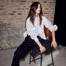 Indlæs billede til gallerivisning HAUTE L&#39;AMITIE Ori Button Deco Shirt White
