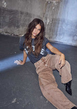 Indlæs billede til gallerivisning HAUTE L'AMITIE Drew Barrel Panel Jeans Camel
