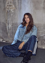 Indlæs billede til gallerivisning HAUTE L'AMITIE Baggy Pin Stripe Track Pant Navy
