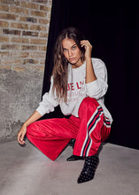 Indlæs billede til gallerivisning HAUTE L'AMITIE Studio Logo Sweat Pearl Melange/Red
