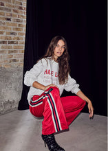 Indlæs billede til gallerivisning HAUTE L'AMITIE Studio Logo Sweat Pearl Melange/Red
