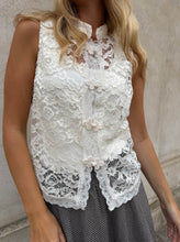 Indlæs billede til gallerivisning BLACK COLOUR Bcrosa Napoleon Top Off White
