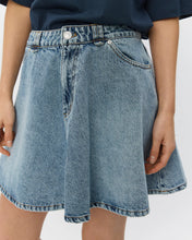 Indlæs billede til gallerivisning SOFIE SCHNOOR Indigo Short Denim Skirt Blue
