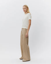 Indlæs billede til gallerivisning SOFIE SCHNOOR Izza Trousers Dark Sand
