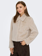 Indlæs billede til gallerivisning JDY Macy Life Faux Fur Jacket Moonbeam
