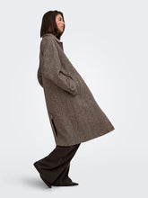 Indlæs billede til gallerivisning JDY Yvinga Herringbone Long Coat Chocolate Torte
