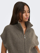 Indlæs billede til gallerivisning JDY Lea Sl 2way Zip Vest Falcon
