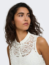 Indlæs billede til gallerivisning JDY Isolde Buttons Lace Top Cloud Dancer
