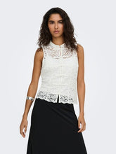 Indlæs billede til gallerivisning JDY Isolde Buttons Lace Top Cloud Dancer

