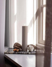 Indlæs billede til gallerivisning SPECKTRUM Kalenderlys Taupe
