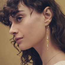 Indlæs billede til gallerivisning MAANESTEN Cio Cio Single Earring (guld/sølv)
