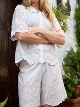 Indlæs billede til gallerivisning BLACK COLOUR Bcagneta Lace Shorts Off White
