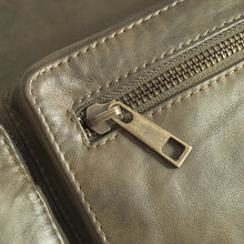 Indlæs billede til gallerivisning DEPECHE Shoulderbag 16278 Army Green
