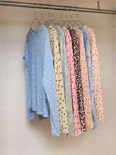 Indlæs billede til gallerivisning BLACK COLOUR Bcannie Mesh Blouse Light Blue Dot

