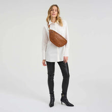 Indlæs billede til gallerivisning DEPECHE 16940 Warsaw Bumbag Vintage Cognac
