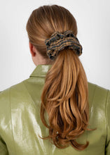 Indlæs billede til gallerivisning SUI AVA Tartan Scrunchie Green/Blue
