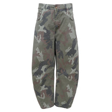 Indlæs billede til gallerivisning BLACK COLOUR Bcaila Barrel Pant Army Camouflage
