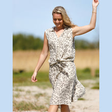 Indlæs billede til gallerivisning BLACK COLOUR Bcmelina Sleeveless Tie Shirt Natural Leo

