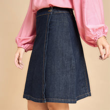 Indlæs billede til gallerivisning BLACK COLOUR Bcrussel Short Wrap Skirt Dark Denim
