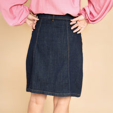 Indlæs billede til gallerivisning BLACK COLOUR Bcrussel Short Wrap Skirt Dark Denim
