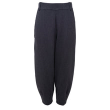Indlæs billede til gallerivisning BLACK COLOUR Bctorino Barrel Pant Sort
