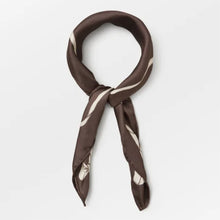 Indlæs billede til gallerivisning BECK SÖNDERGAARD Bowtora Sia Scarf Hot Fudge
