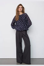 Indlæs billede til gallerivisning CO' COUTURE Dita Dot Ballon Blouse Navy
