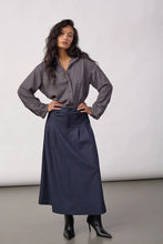 Indlæs billede til gallerivisning CO' COUTURE Luna New Pocket Pleat Skirt Navy

