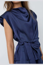 Indlæs billede til gallerivisning CO' COUTURE Safira Pleat Top Navy
