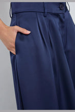 Indlæs billede til gallerivisning CO' COUTURE Safira Skirt Pant Navy
