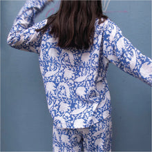 Indlæs billede til gallerivisning CRAFT SISTERS Pyjamas Blockprint Blue Flower
