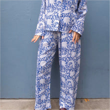 Indlæs billede til gallerivisning CRAFT SISTERS Pyjamas Blockprint Blue Flower
