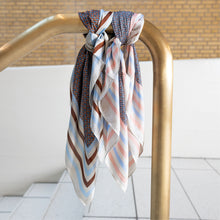 Indlæs billede til gallerivisning BLACK COLOUR Bcemmie Mini Scarf Choco
