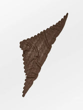 Indlæs billede til gallerivisning BECK SÖNDERGAARD Opany Triangle Scarf Hot Fudge Brown
