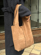 Indlæs billede til gallerivisning BECK SÖNDERGAARD Suede Demi Bag Brown
