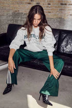 Indlæs billede til gallerivisning HAUTE L&#39;AMITIE Baggy Track Pants Sporty Green
