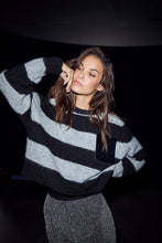 Indlæs billede til gallerivisning HAUTE L'AMITIE Darcia Stripe Crop Pocket Knit Sort
