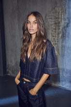 Indlæs billede til gallerivisning HAUTE L'AMITIE Drew Denim Top Unwashed Denim
