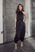 Indlæs billede til gallerivisning HAUTE L'AMITIE Evita Crop Harem Pant Sort
