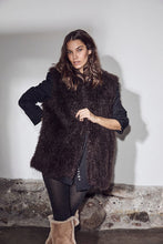 Indlæs billede til gallerivisning HAUTE L'AMITIE Lagotto Fur Vest Mocca
