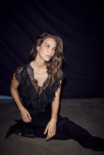 Indlæs billede til gallerivisning HAUTE L'AMITIÉ Sancerre Lace Top Black
