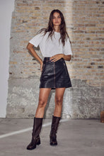 Indlæs billede til gallerivisning HAUTE L'AMITIÉ Used Leather Cropskirt Mocca
